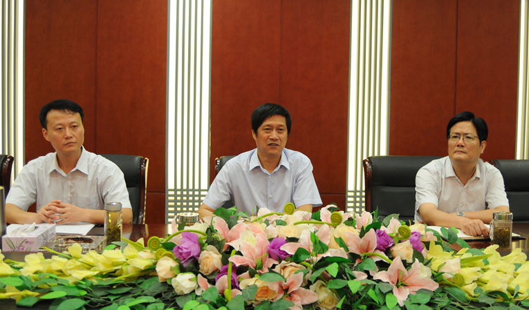 項義水董事長向胡錫萍副市長匯報華億發(fā)展戰(zhàn)略