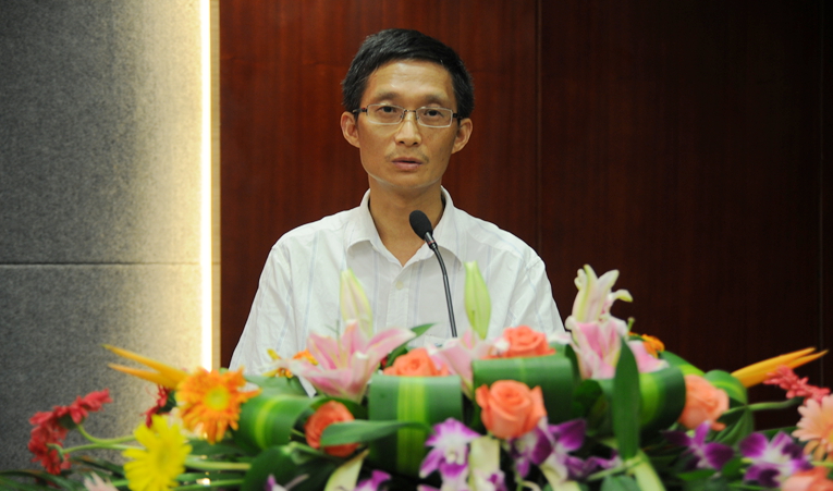 獲獎學(xué)生學(xué)校老師代表發(fā)言