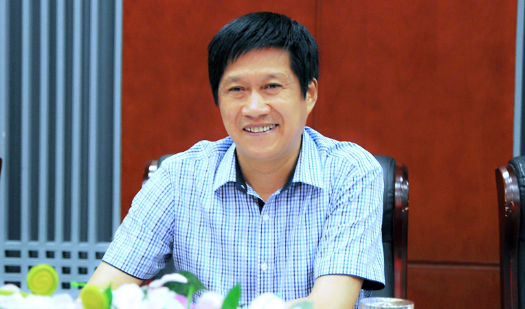 項(xiàng)義水董事長(zhǎng)作專題匯報(bào)