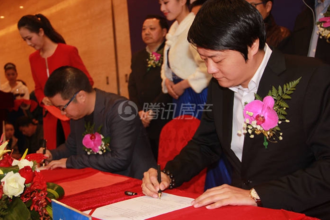 盧韜總經(jīng)理與項(xiàng)領(lǐng)總裁簽訂戰(zhàn)略合作協(xié)議