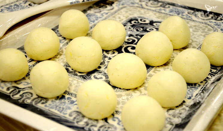 橙色乒乓球湯圓