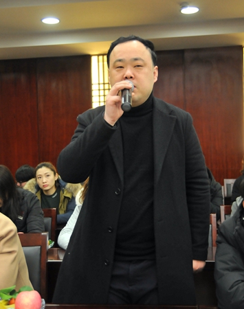 華億樂購常務副總經理黃成功向大家拜年