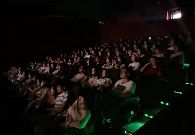 國慶檔影廳爆滿